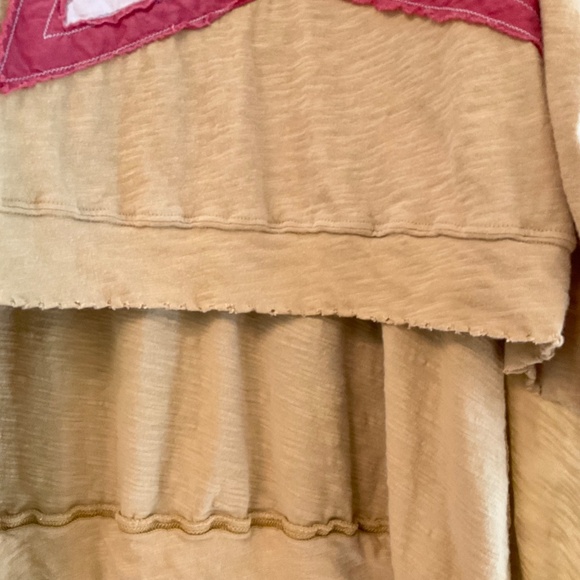 Magnolia Pearl Star Appliqué Hi Lo Francis Sweatshirt - Picture 3 of 7